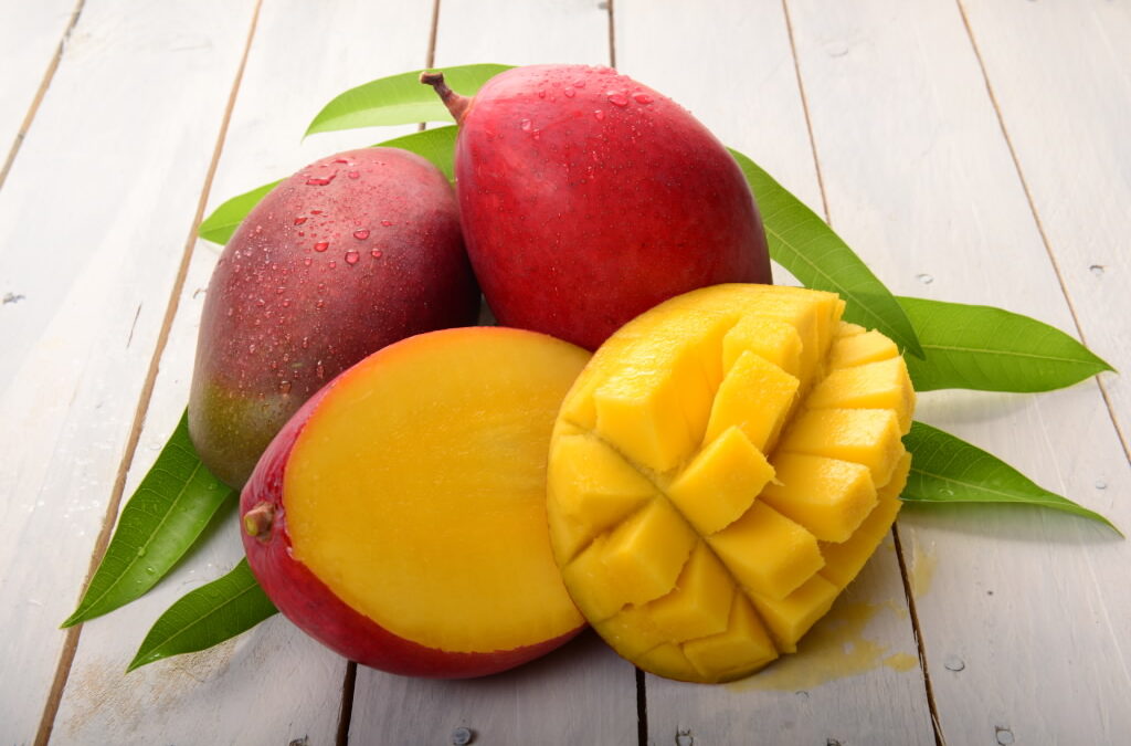 El Mango: Un Tesoro Tropical en el Mundo de las Frutas